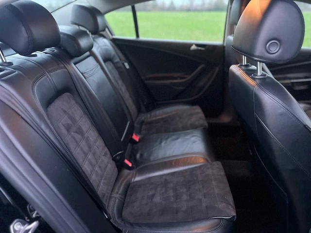 Volkswagen - passat - 3.2 v6 highline 4m - personenauto - 2006 - afbeelding 5 van  14