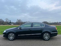 Volkswagen - passat - 3.2 v6 highline 4m - personenauto - 2006 - afbeelding 7 van  14