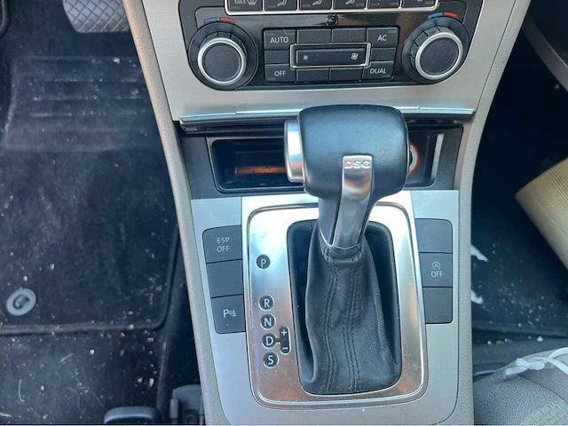 Volkswagen - passat - variant - personenauto - 2010 - afbeelding 6 van  29