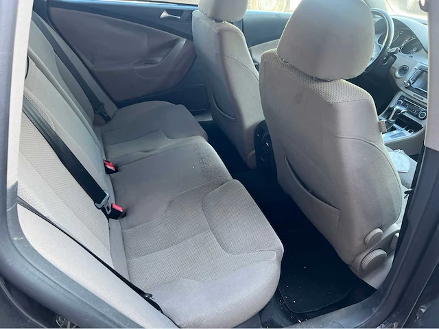 Volkswagen - passat - variant - personenauto - 2010 - afbeelding 16 van  29
