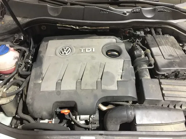 Volkswagen - passat variant - 1.6 tdi comfl. blm - 52-psj-6 - afbeelding 13 van  22