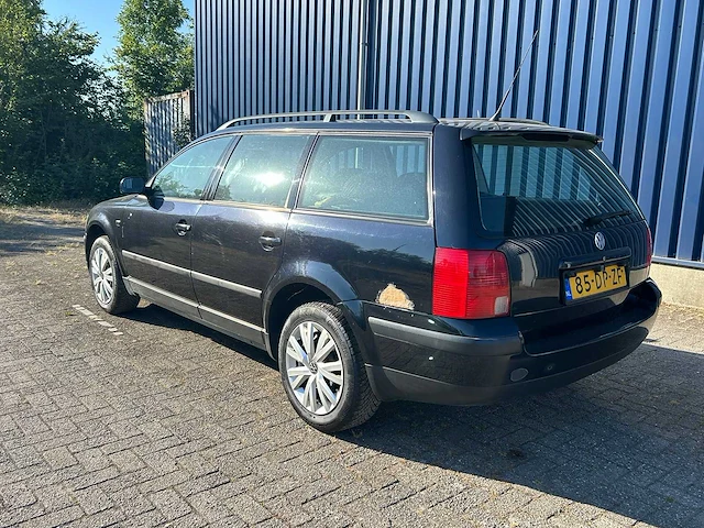 Volkswagen - passat variant - 1.8-5v trendline - personenauto - afbeelding 10 van  17