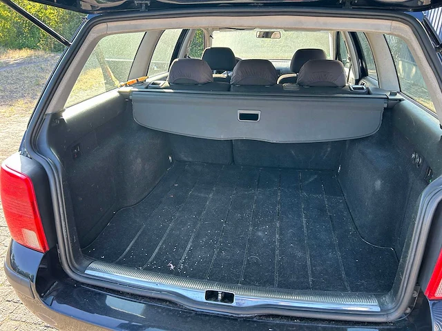 Volkswagen - passat variant - 1.8-5v trendline - personenauto - afbeelding 17 van  17