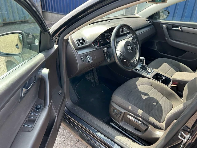 Volkswagen - passat variant - 2.0 tdi highline - personenauto - afbeelding 3 van  25