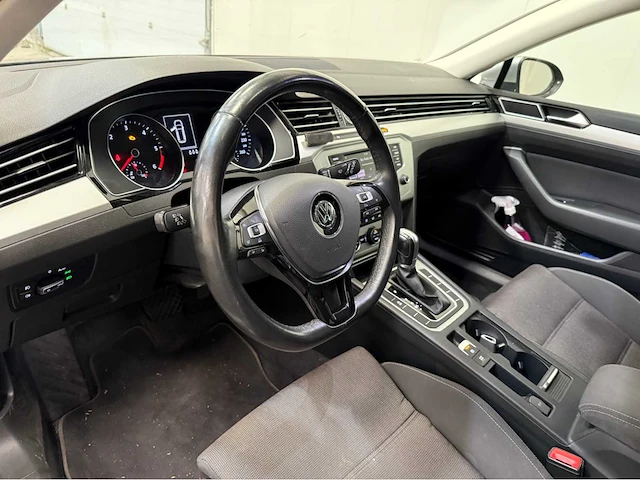 Volkswagen - passat variant - tdi - personenauto - 2017 - afbeelding 6 van  32