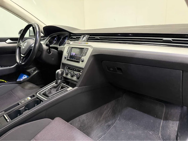 Volkswagen - passat variant - tdi - personenauto - 2017 - afbeelding 7 van  32