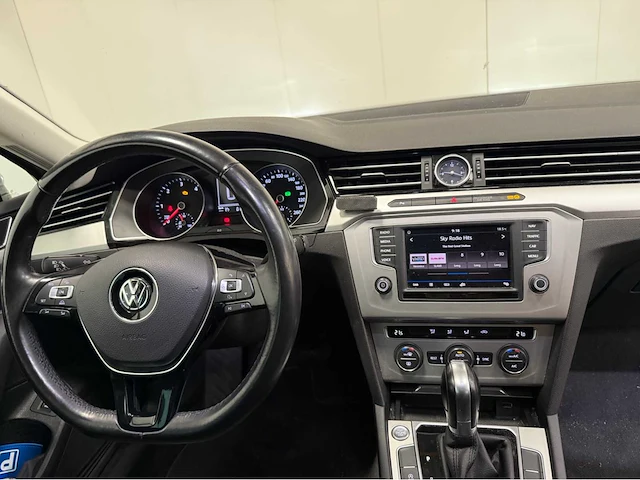 Volkswagen - passat variant - tdi - personenauto - 2017 - afbeelding 8 van  32