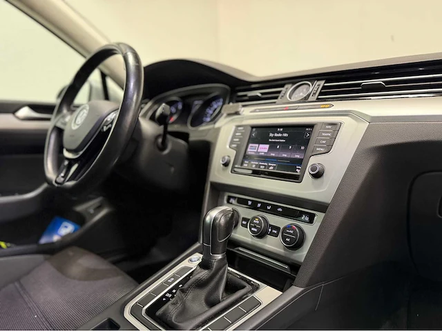 Volkswagen - passat variant - tdi - personenauto - 2017 - afbeelding 9 van  32