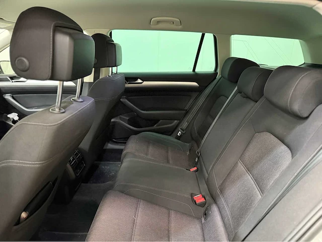 Volkswagen - passat variant - tdi - personenauto - 2017 - afbeelding 10 van  32