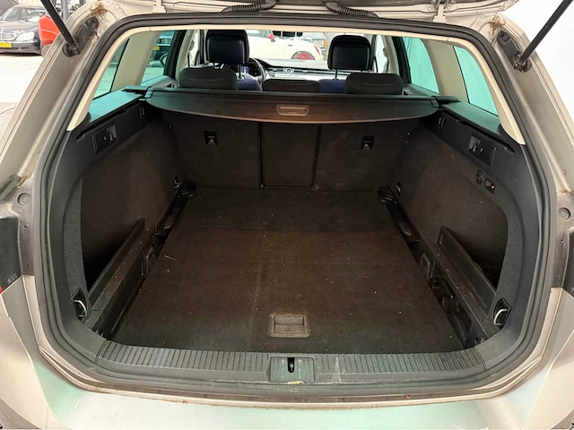 Volkswagen - passat variant - tdi - personenauto - 2017 - afbeelding 15 van  32