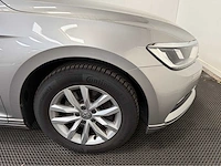 Volkswagen - passat variant - tdi - personenauto - 2017 - afbeelding 20 van  32