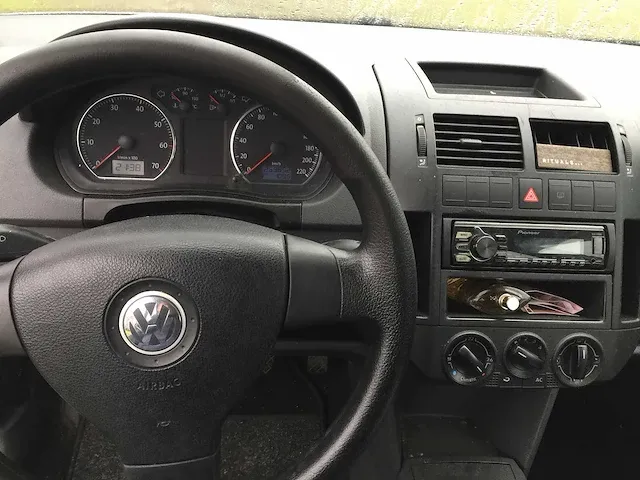 Volkswagen - polo - 1.2 optive - 74-ts-df - afbeelding 10 van  17