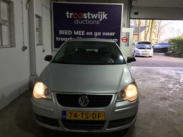 Volkswagen - polo - 1.2 optive - 74-ts-df - afbeelding 8 van  17