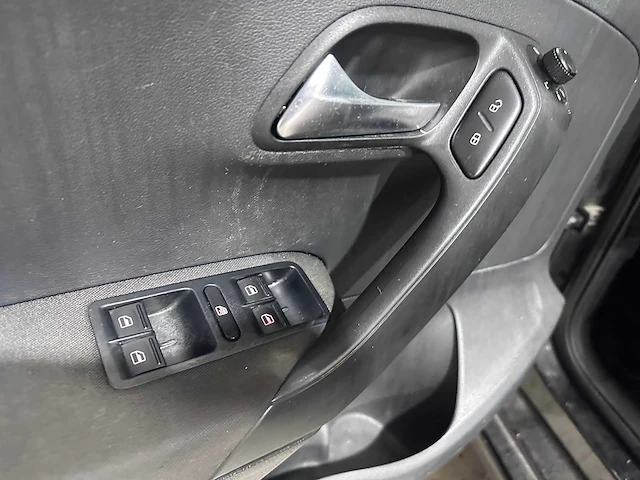 Volkswagen - polo - 1.2 tdi bl.m. comfl. - 04-txz-3 - afbeelding 6 van  19