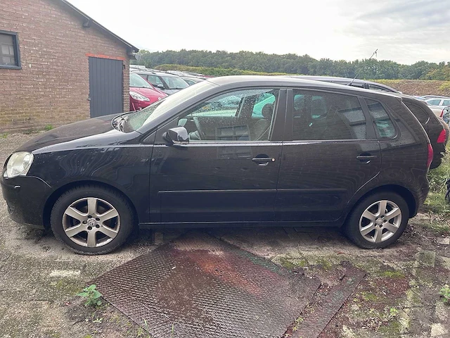 Volkswagen - polo - 1.4-16v comfortline - 01-hxs-8 - afbeelding 2 van  12