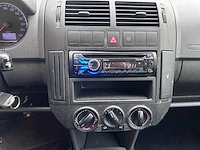 Volkswagen - polo - 1.4-16v comfortline - 01-hxs-8 - afbeelding 7 van  12