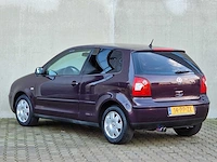 Volkswagen - polo - 1.4-16v highline - 14-pp-zx - 2004 - afbeelding 20 van  23