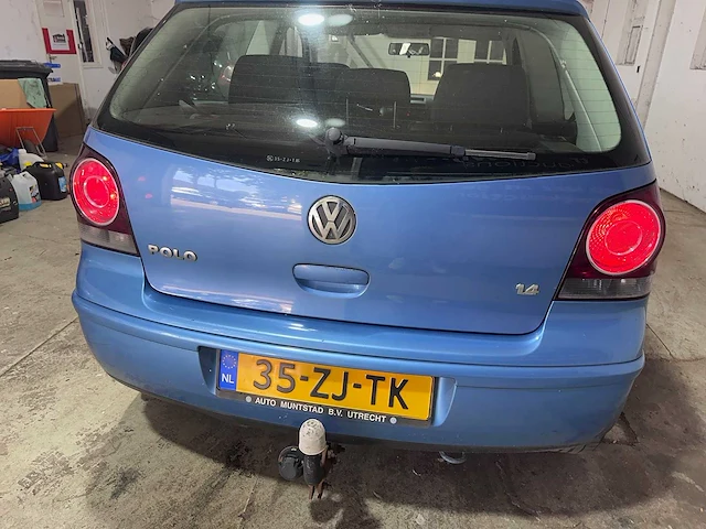 Volkswagen - polo - 1.4-16v optive - 35-zj-tk - afbeelding 11 van  16
