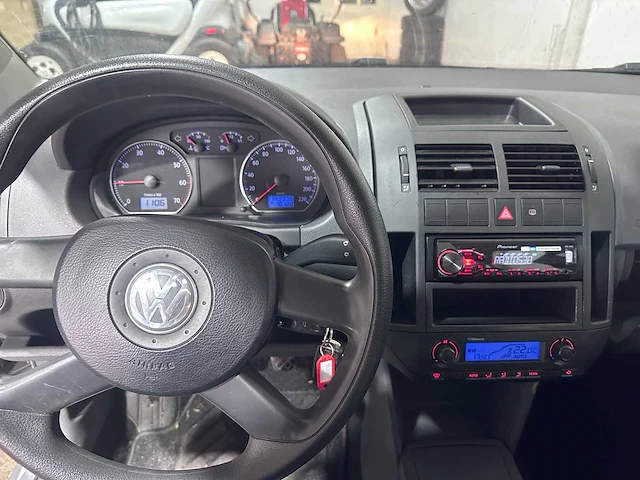 Volkswagen - polo - 1.4-16v sportline - 04-sx-rr - afbeelding 2 van  20