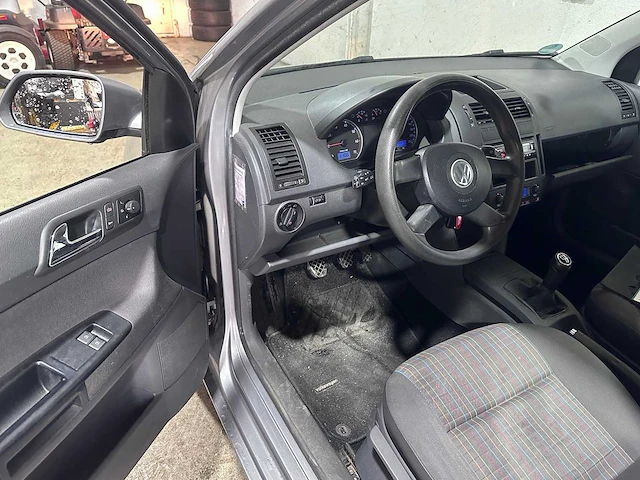 Volkswagen - polo - 1.4-16v sportline - 04-sx-rr - afbeelding 20 van  20