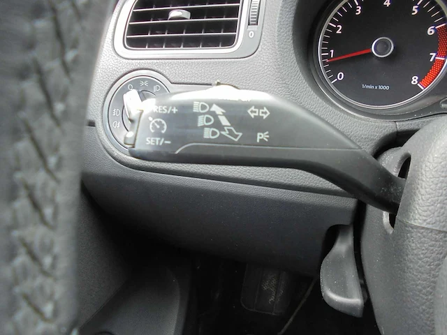 Volkswagen - polo - 1.4-16v trendline - glk-02-bo - 2010 - afbeelding 4 van  13