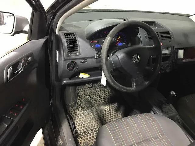 Volkswagen - polo - 1.4 tdi trendl bluem - 50-jhv-4 - afbeelding 19 van  19