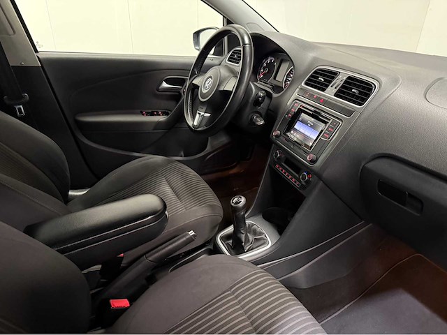 Volkswagen - polo - personenauto - 2012 - afbeelding 4 van  27