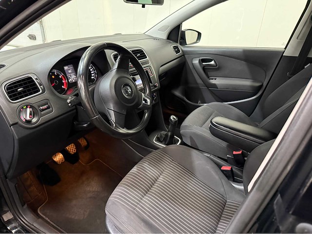 Volkswagen - polo - personenauto - 2012 - afbeelding 6 van  27