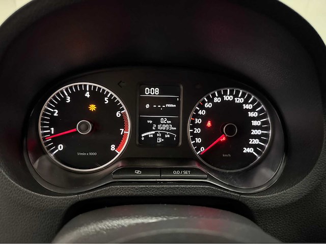 Volkswagen - polo - personenauto - 2012 - afbeelding 8 van  27