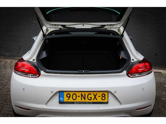Volkswagen - scirocco - 2.0 tsi 90-ngx-8 - afbeelding 13 van  17