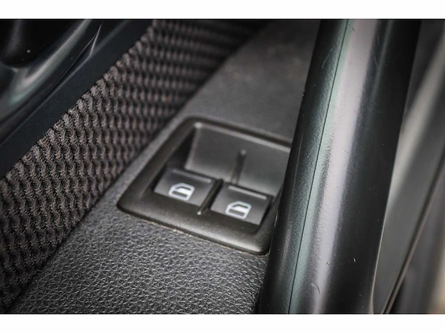 Volkswagen - scirocco - 2.0 tsi 90-ngx-8 - afbeelding 14 van  17