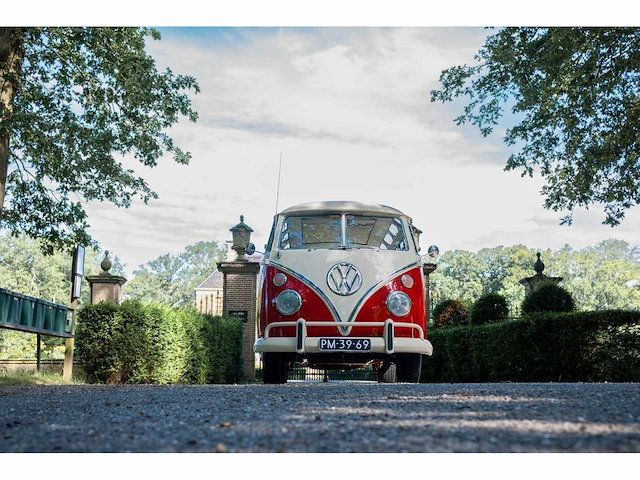 Volkswagen - t1 - samba - oldtimer - afbeelding 4 van  9