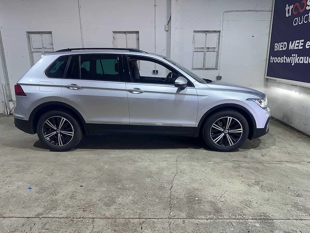 Volkswagen - tiguan - 1.5 tsi dsg 2022- spaanse papieren - afbeelding 19 van  22
