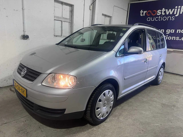 Volkswagen - touran - 2.0-16v fsi trendl. - 30-sn-nk - afbeelding 1 van  20