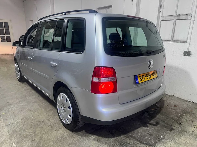 Volkswagen - touran - 2.0-16v fsi trendl. - 30-sn-nk - afbeelding 14 van  20