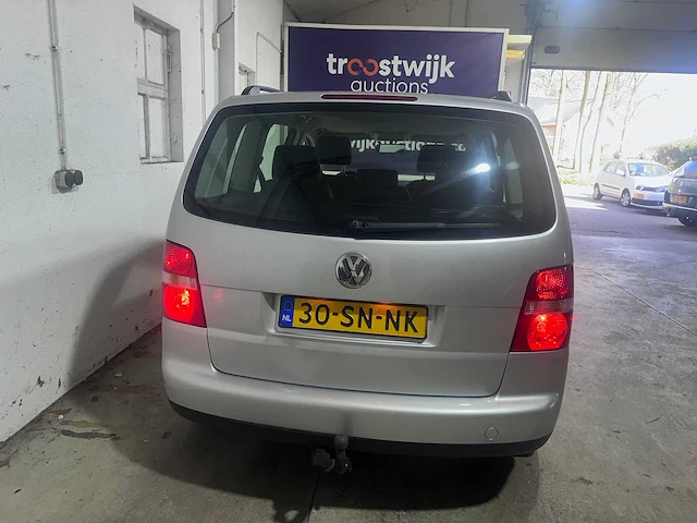 Volkswagen - touran - 2.0-16v fsi trendl. - 30-sn-nk - afbeelding 15 van  20