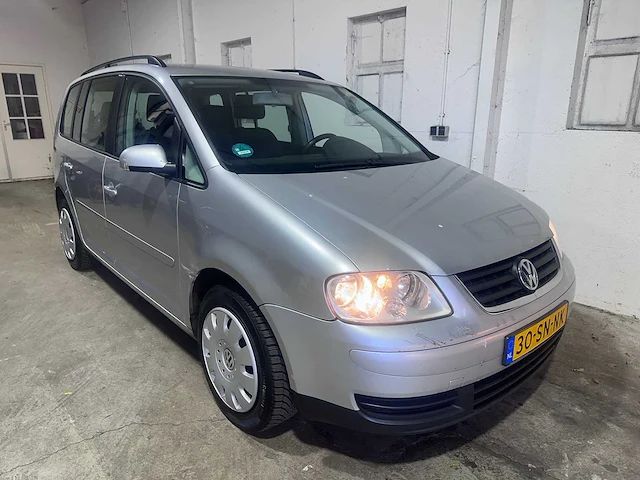 Volkswagen - touran - 2.0-16v fsi trendl. - 30-sn-nk - afbeelding 18 van  20