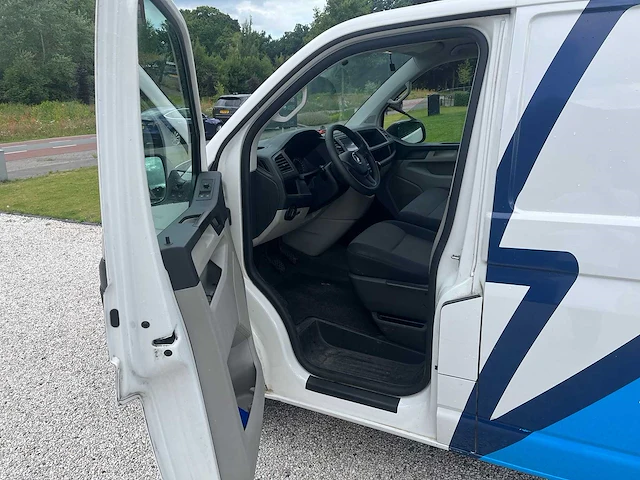 Volkswagen - transporter - 2.0 tdi l1h1 highl. - v-176-xj - afbeelding 13 van  25