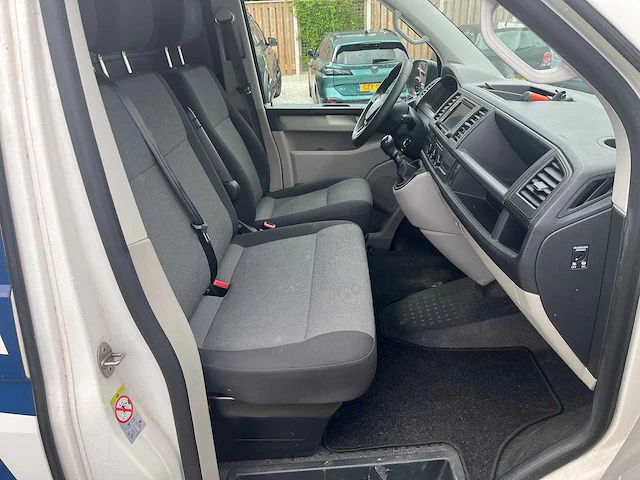 Volkswagen - transporter - 2.0 tdi l1h1 highl. - v-176-xj - afbeelding 20 van  25