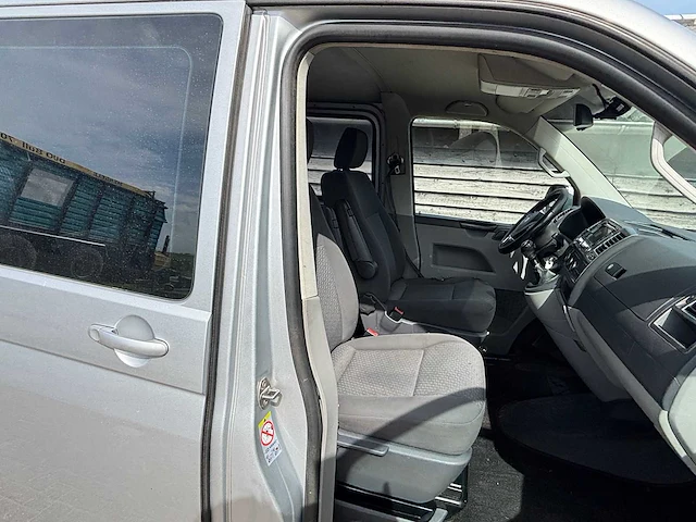Volkswagen - transporter - 2.0 tdi l2h1 bud. dc - van - afbeelding 17 van  27