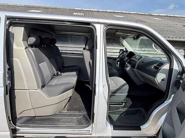 Volkswagen - transporter - 2.0 tdi l2h1 bud. dc - van - afbeelding 18 van  27