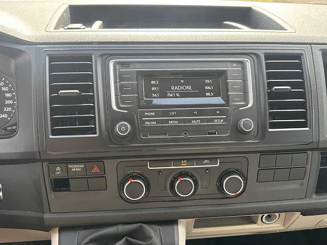Volkswagen - transporter - 2.0 tdi l2h1 dc - 2018 - van - afbeelding 9 van  35