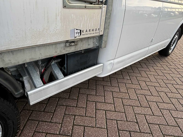 Volkswagen - transporter - 2.0 tdi l2h1 dc - 2018 - van - afbeelding 21 van  35