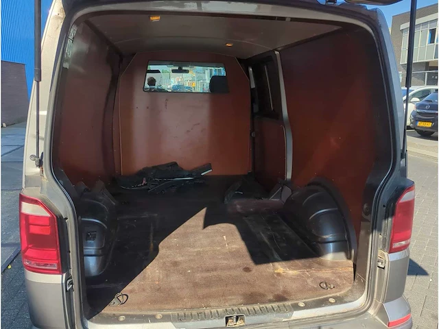 Volkswagen - transporter - 2.0 tdi l2h2 highline - van | vs-667-d - afbeelding 18 van  22