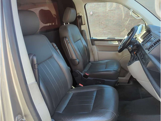 Volkswagen - transporter - 2.0 tdi l2h2 highline - van | vs-667-d - afbeelding 22 van  22