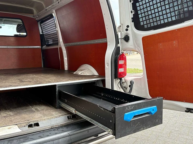 Volkswagen - transporter - 2.0 tdi l2h3 highl. - v-946-rg - 2018 - afbeelding 3 van  19