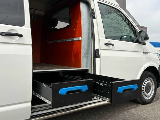 Volkswagen - transporter - 2.0 tdi l2h3 highl. - v-946-rg - 2018 - afbeelding 18 van  19