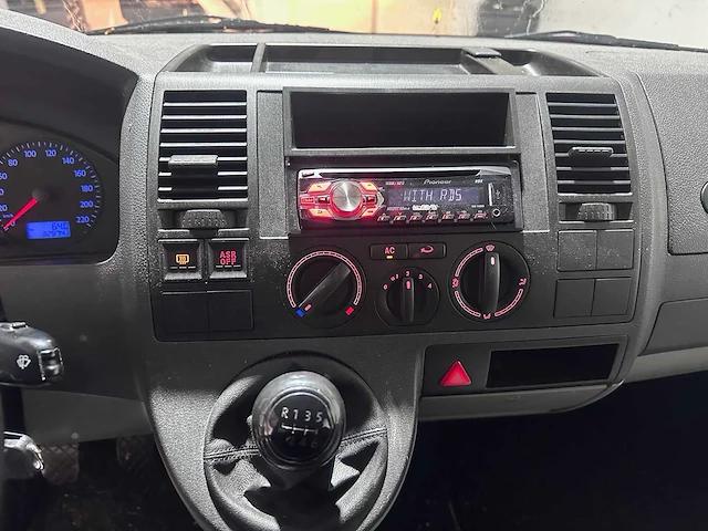 Volkswagen - transporter - 2.5 tdi 340 tr.dc - 52-vkj-9 - afbeelding 5 van  17