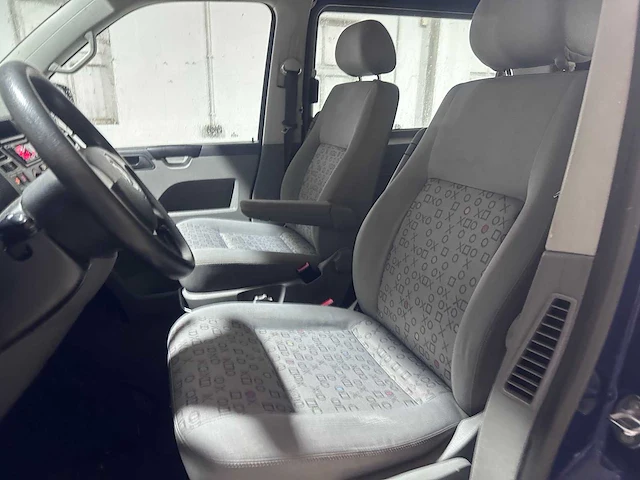 Volkswagen - transporter - 2.5 tdi 340 tr.dc - 52-vkj-9 - afbeelding 6 van  17