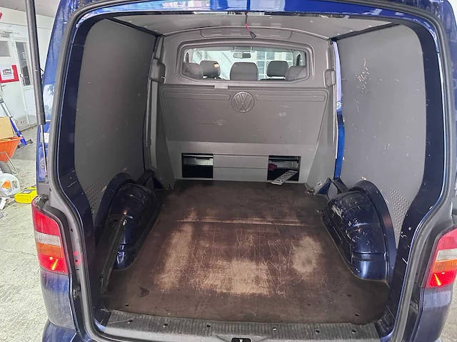 Volkswagen - transporter - 2.5 tdi 340 tr.dc - 52-vkj-9 - afbeelding 8 van  17